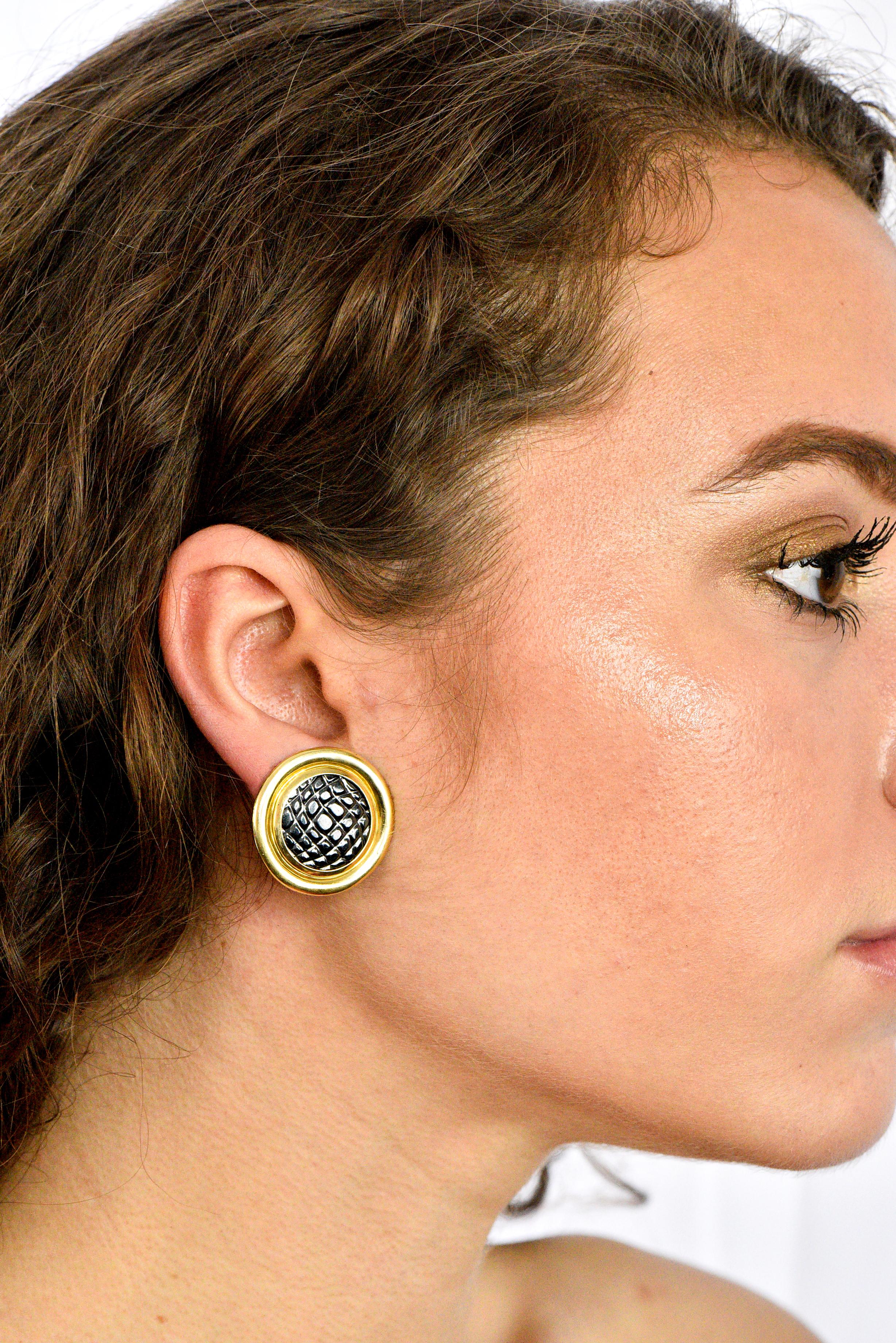 Gucci Vintage Carved Hematite 18 Karat Gold Ear,Clip